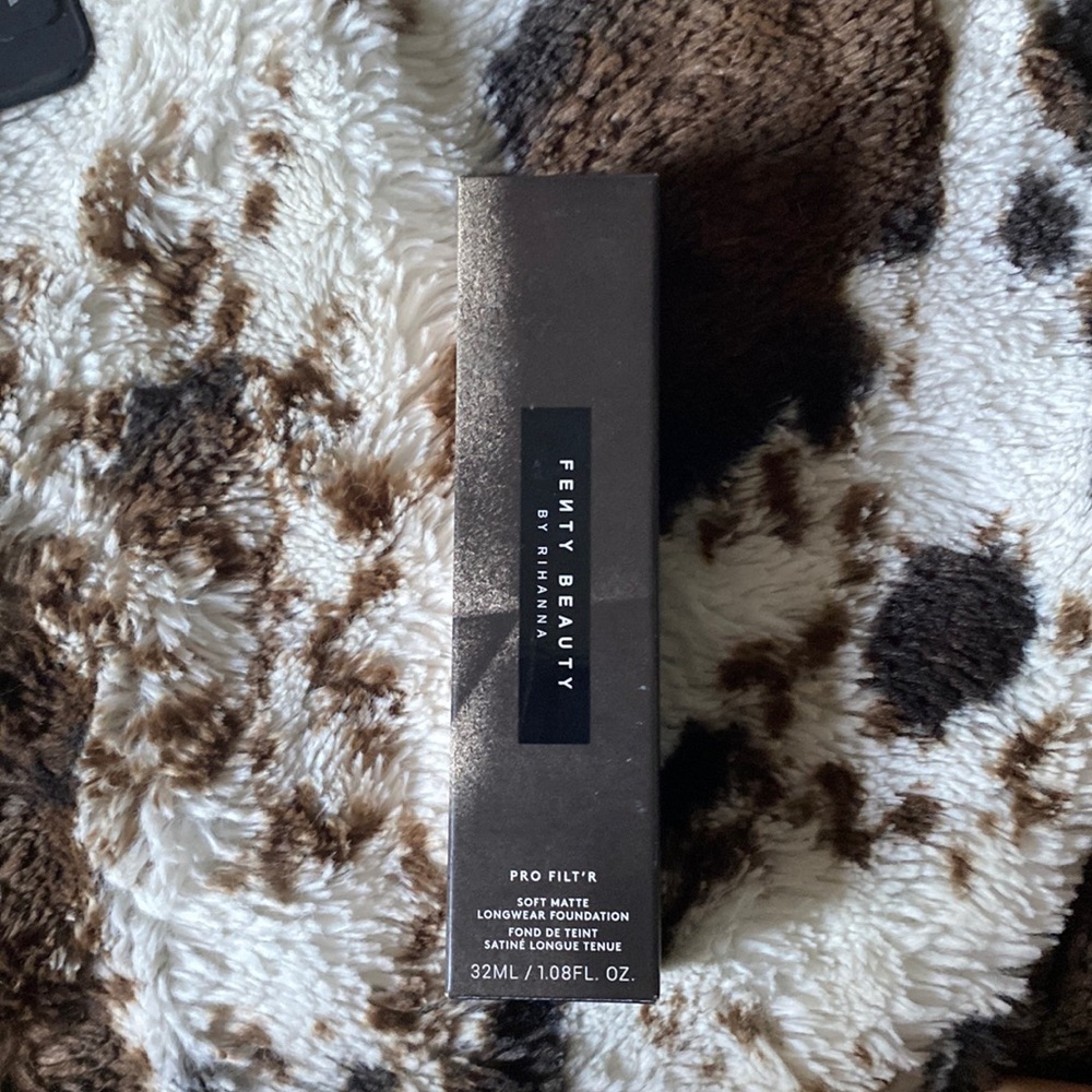 Fenty, beauty processor, stuff, Matt longer foundation, shade, 145